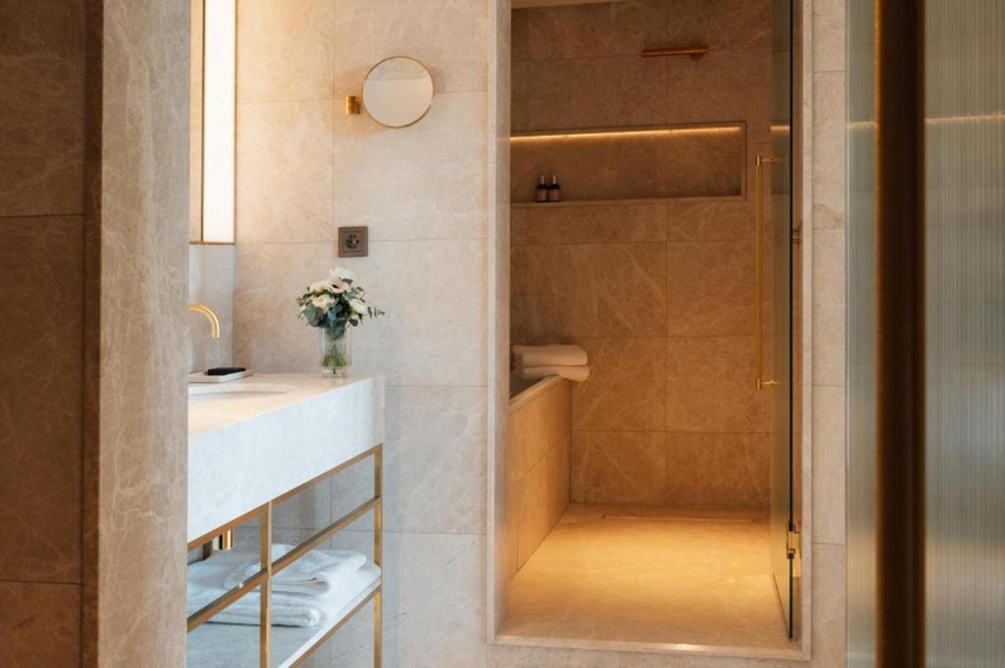 Hotel Almanac Palais Vienna Esterno foto A shower cubicle